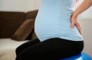 Ciática durante a gravidez: causas, sintomas, tratamento com exercícios